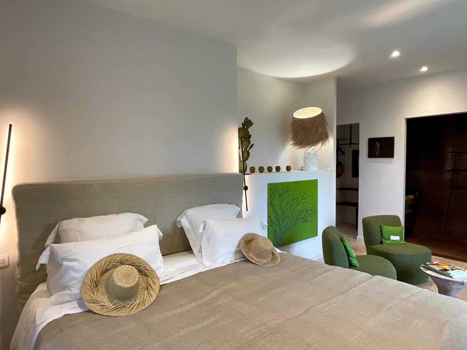 Provence Km28 Bed & Breakfast Горд Екстериор снимка