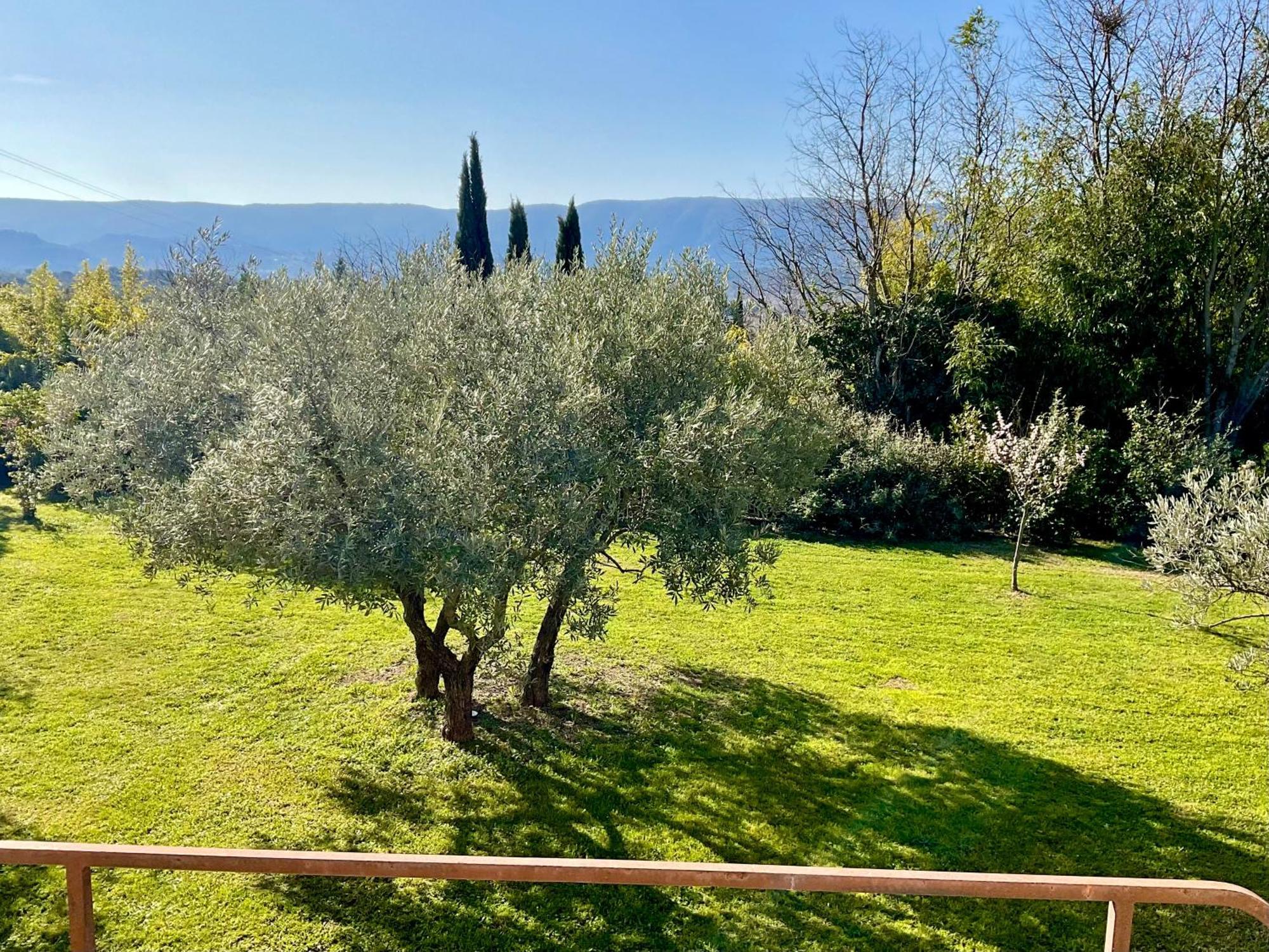 Provence Km28 Bed & Breakfast Горд Екстериор снимка