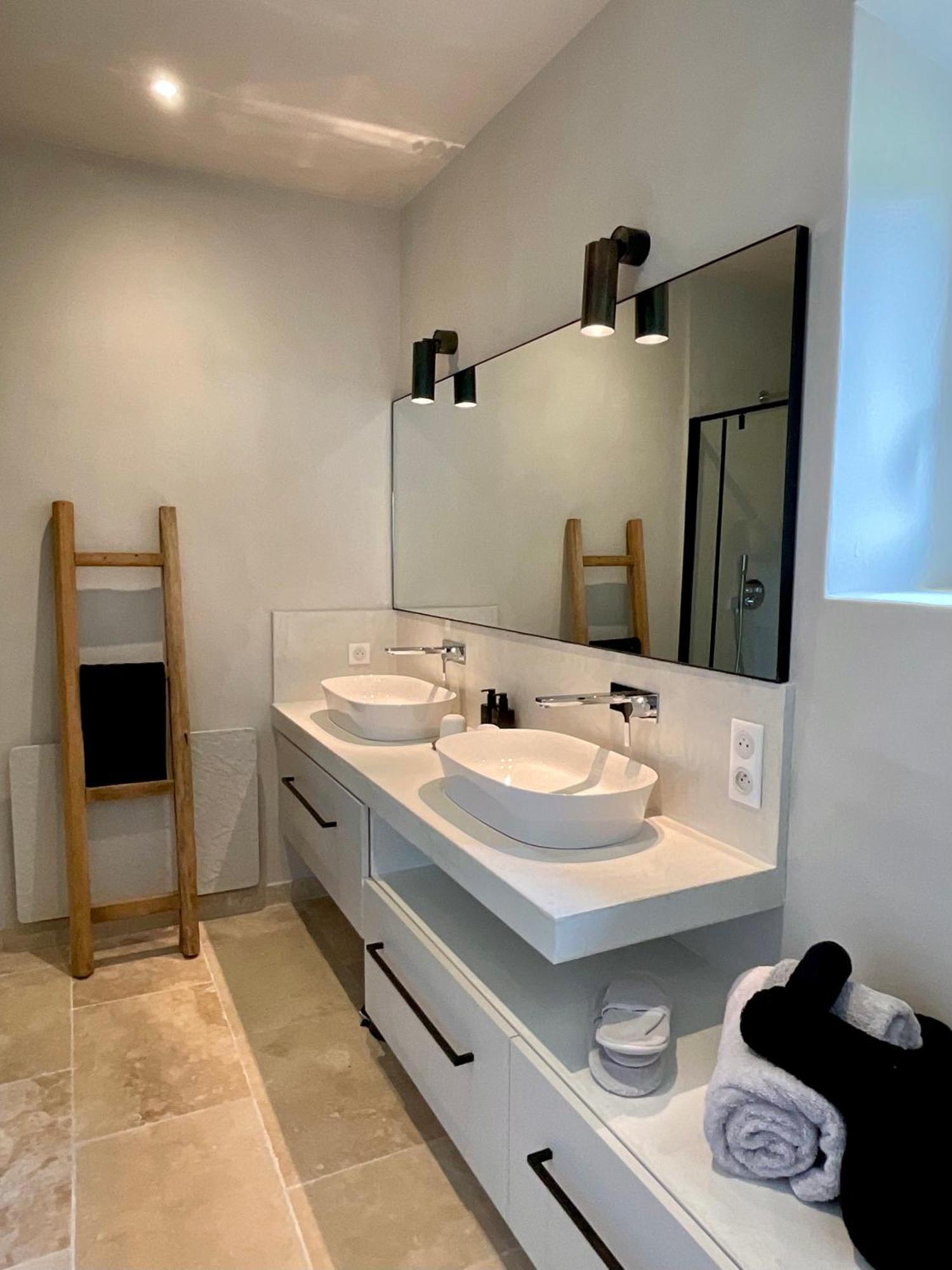 Provence Km28 Bed & Breakfast Горд Екстериор снимка